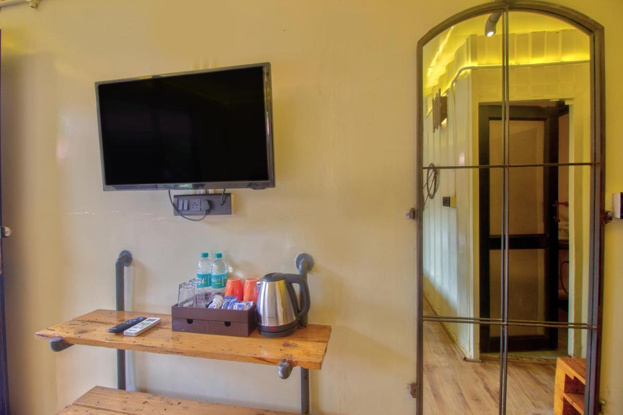 Hotel Box By Nirvana Baga